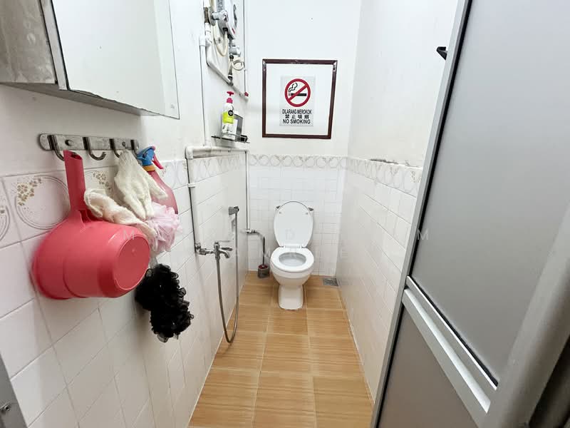 Bungalow for Sale in SS1 (Petaling Jaya) - Mohd Adryzam - Bathroom - PropertyGuru.com.my