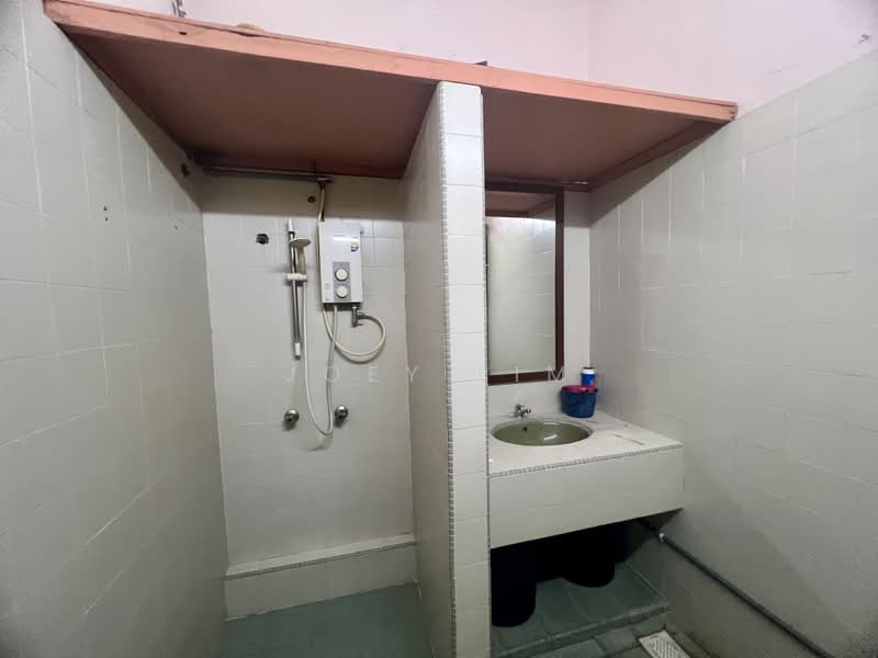 Rumah Banglo untuk Dijual di Taman Seputeh (Seputeh) - Joey Lim - Bathroom - PropertyGuru.com.my