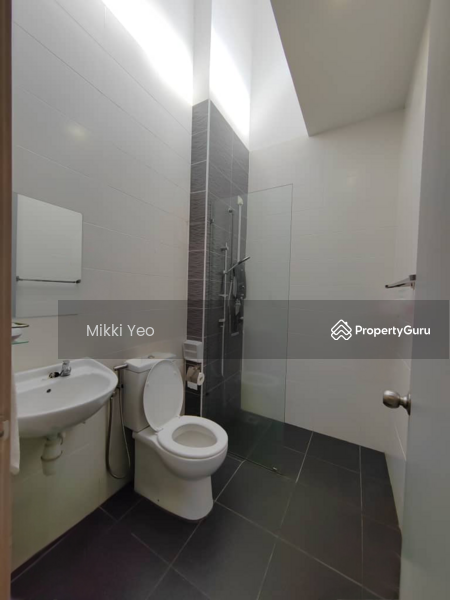 2-storey Terraced House for Sale in Taman Mount Austin (Tebrau) - Mikki Yeo - Bathroom - PropertyGuru.com.my