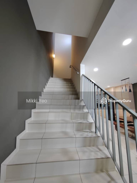 2-storey Terraced House for Sale in Taman Mount Austin (Tebrau) - Mikki Yeo - Stairs - PropertyGuru.com.my