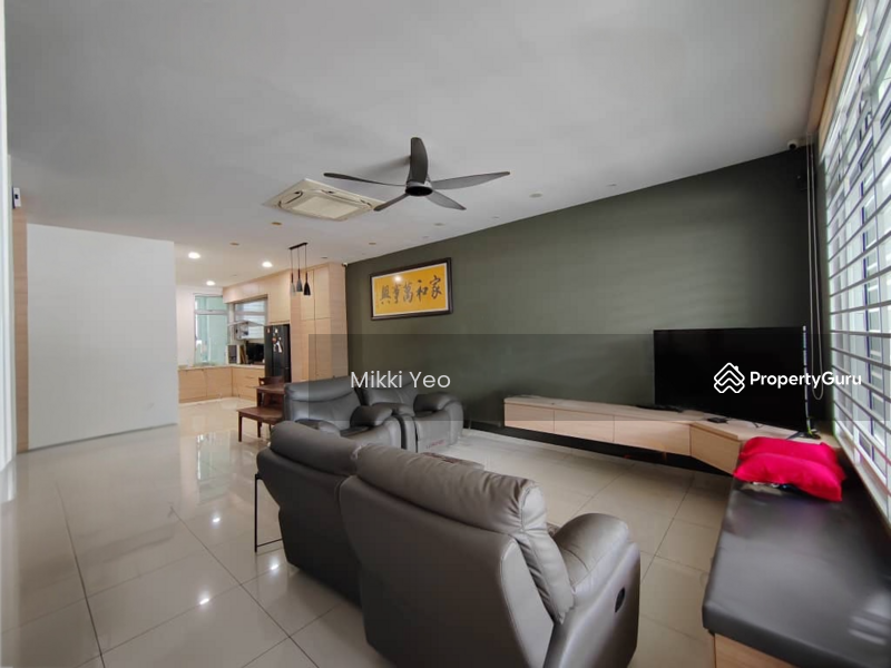2-storey Terraced House for Sale in Taman Mount Austin (Tebrau) - Mikki Yeo - Living Room - PropertyGuru.com.my
