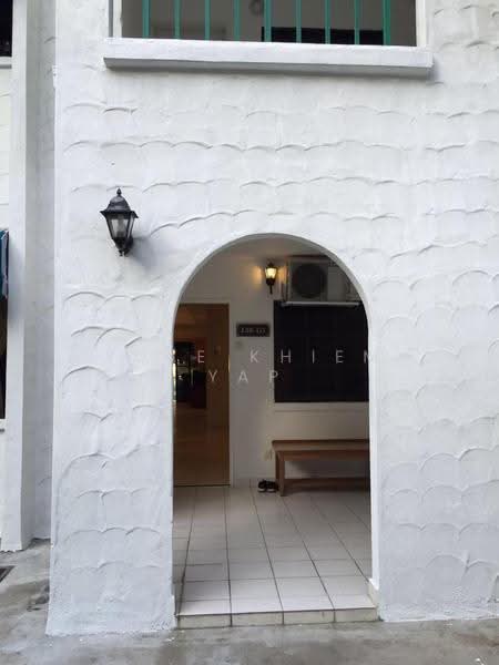 Rumah Bandar untuk Disewa di Country Heights (Kajang) - Yoke Khiem Yap - Entrance - PropertyGuru.com.my