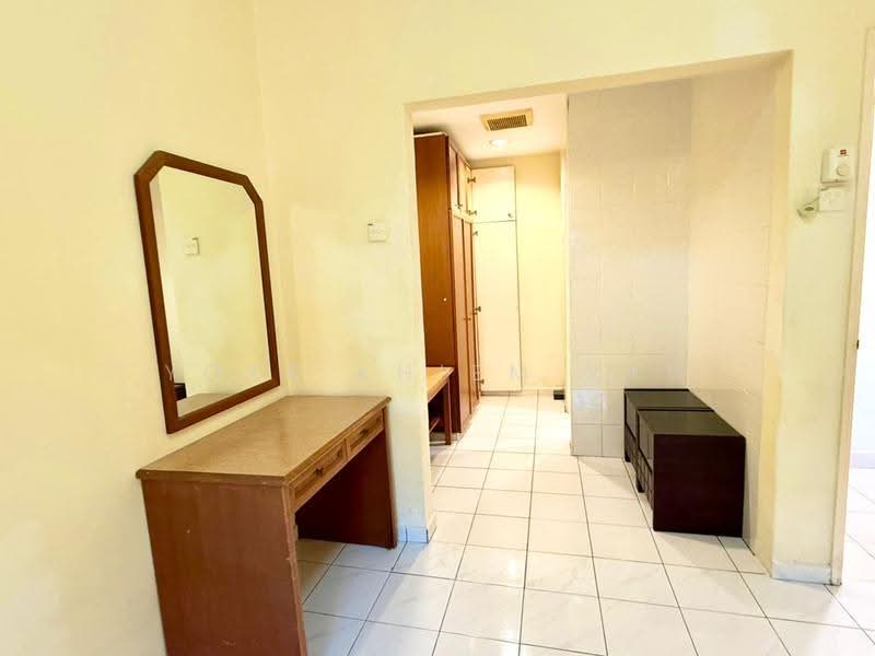 Rumah Bandar untuk Disewa di Country Heights (Kajang) - Yoke Khiem Yap - Corridor - PropertyGuru.com.my