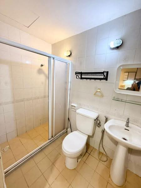 Rumah Bandar untuk Disewa di Country Heights (Kajang) - Yoke Khiem Yap - Bathroom - PropertyGuru.com.my