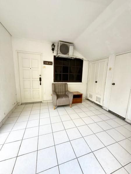 Rumah Bandar untuk Disewa di Country Heights (Kajang) - Yoke Khiem Yap - Entrance - PropertyGuru.com.my