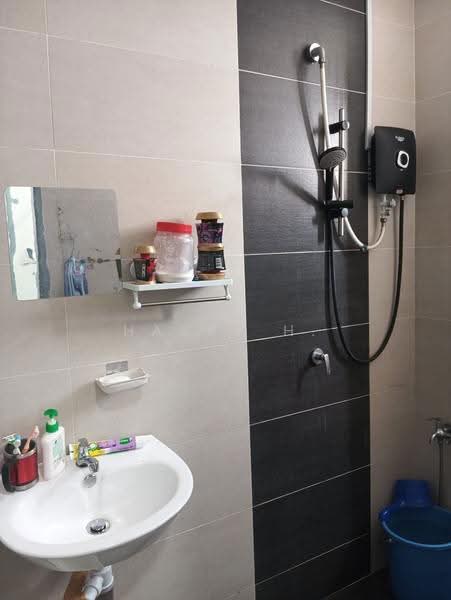 Service Residence for Rent at Pinnacle Sri Petaling - Harry H. Hassan - Bathroom - PropertyGuru.com.my