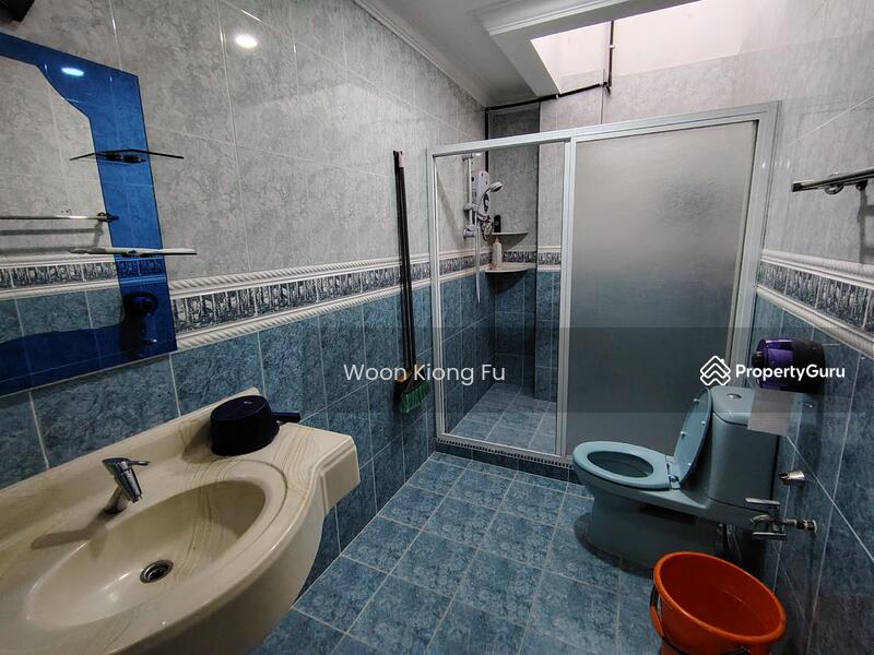 2nd Bathroom