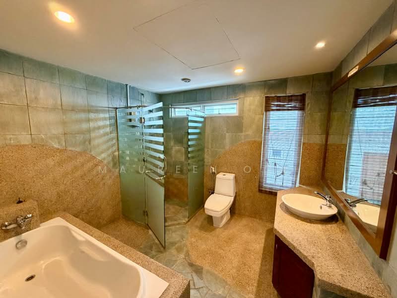 Rumah Teres 2.5 Tingkat untuk Dijual di Bangsar Baru (Bangsar) - Maureen Ooi - Bathroom - PropertyGuru.com.my