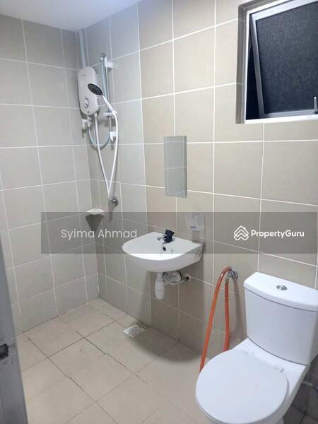 Bathroom with Water Heater