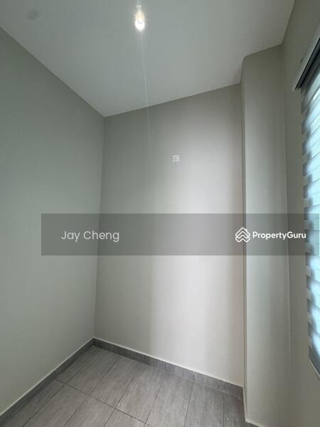 Maid Room/ Utility Room
