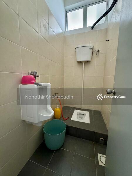 Shop for Sale in Saujana Utama (Puncak Alam) - Nahathir Shahabudin - Bathroom - PropertyGuru.com.my