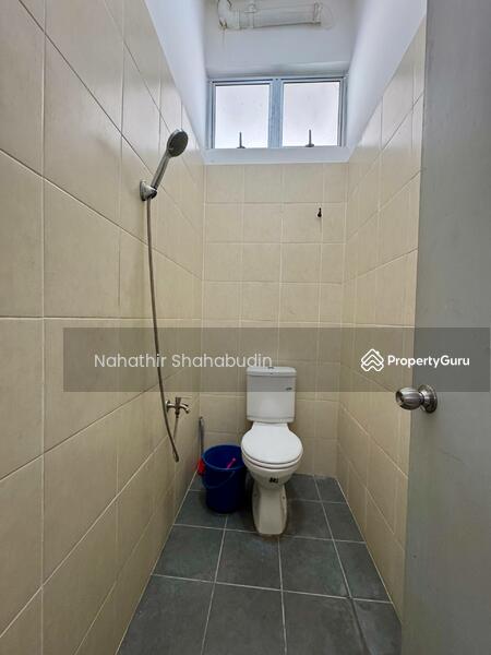 Shop for Sale in Saujana Utama (Puncak Alam) - Nahathir Shahabudin - Bathroom - PropertyGuru.com.my