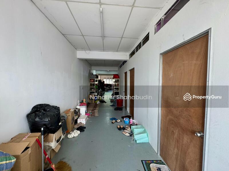 Shop for Sale in Saujana Utama (Puncak Alam) - Nahathir Shahabudin - Corridor - PropertyGuru.com.my