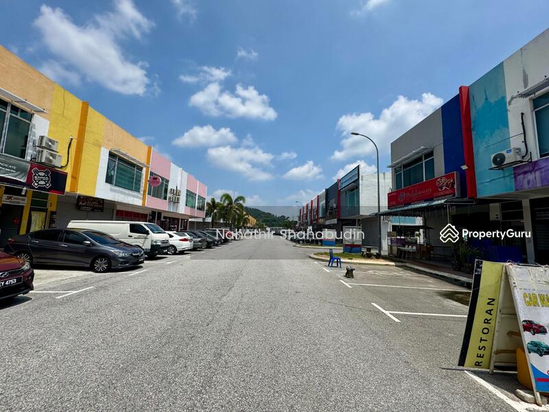 Shop for Sale in Saujana Utama (Puncak Alam) - Nahathir Shahabudin - Exterior - PropertyGuru.com.my