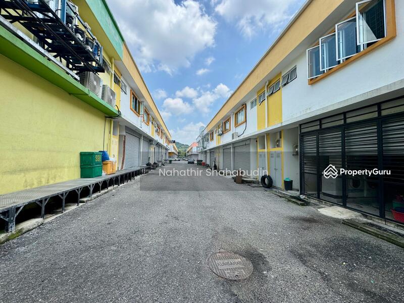 Shop for Sale in Saujana Utama (Puncak Alam) - Nahathir Shahabudin - Exterior - PropertyGuru.com.my
