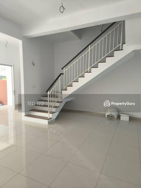 Gated 2 STOREY TERRACE @ TAMAN ASTON BARAT BUKIT MERTAJAM untuk Untuk Dijual - RM 790,000, Mac 2026 - Stairs - PropertyGuru.com.my