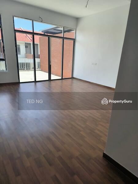 Gated 2 STOREY TERRACE @ TAMAN ASTON BARAT BUKIT MERTAJAM untuk Untuk Dijual - RM 790,000, Mac 2026 - Living Room - PropertyGuru.com.my