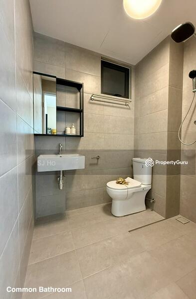 The Terraces - Common Bathroom