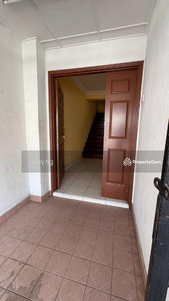 2-storey Terraced House for Sale in Bukit Rahman Putra (Sungai Buloh) - May Ng - Entrance - PropertyGuru.com.my