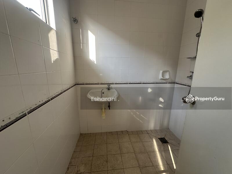 2-storey Terraced House for Sale in Batu 9 (Cheras) - Esharani . - Bathroom - PropertyGuru.com.my