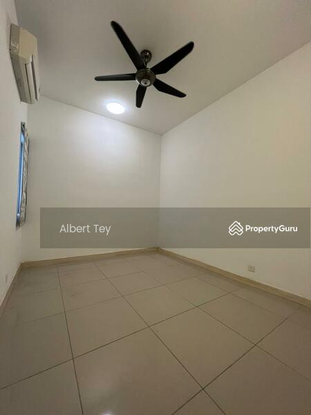 Servis Apartment untuk Dijual di Greenfield Regency - Albert Tey - Bedroom - PropertyGuru.com.my