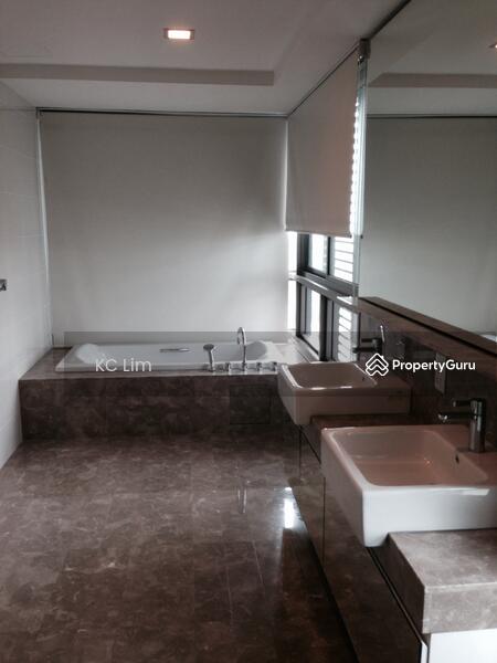 Kondominium untuk Dijual di Seni Mont Kiara - KC Lim - Master Bathroom - PropertyGuru.com.my