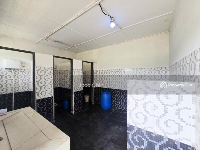 Detached Factory for Sale in Kawasan Perindustrian Beranang (Beranang) - Jitco Chin - Bathroom - PropertyGuru.com.my