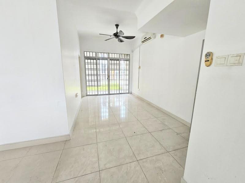 Semi-Detached House for Sale in Saujana Villa (Kajang) - Francis Thee - Living Room - PropertyGuru.com.my
