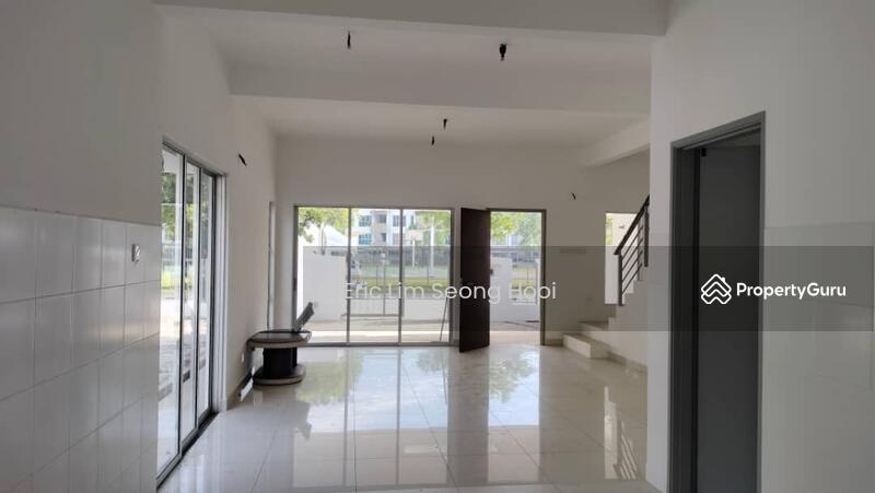 2-storey Terraced House for Sale in Bandar Botanic (Klang) - Eric Lim Seong Hooi - Living Room - PropertyGuru.com.my
