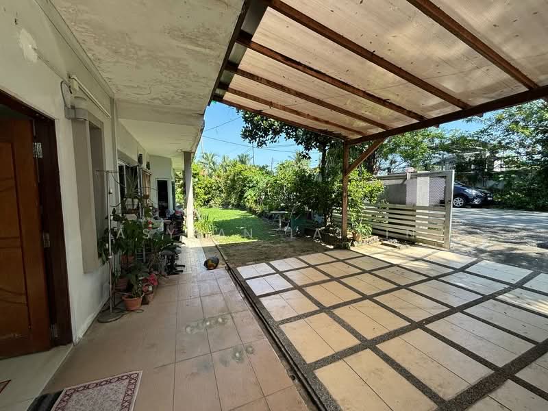 Bungalow for Sale in Kampung Tunku (Petaling Jaya) - Asyran Laidin - Garden - PropertyGuru.com.my