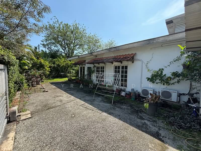 Bungalow for Sale in Kampung Tunku (Petaling Jaya) - Asyran Laidin - Garden - PropertyGuru.com.my