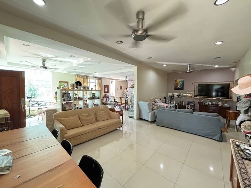 Bungalow for Sale in Kampung Tunku (Petaling Jaya) - Asyran Laidin - Living Room - PropertyGuru.com.my