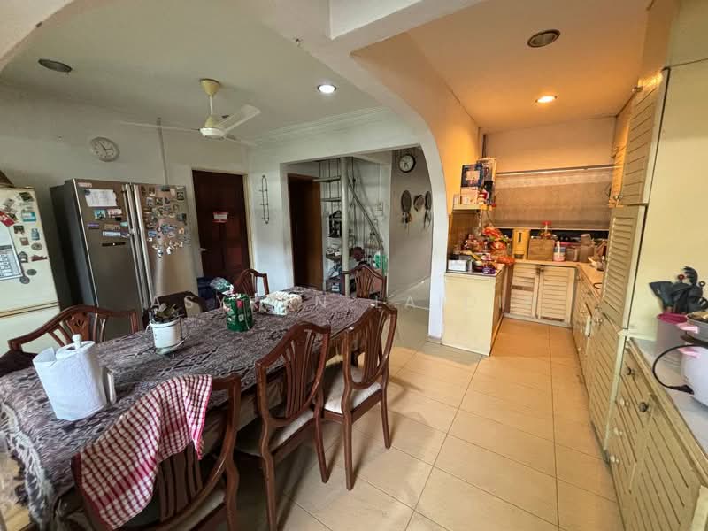 Bungalow for Sale in Kampung Tunku (Petaling Jaya) - Asyran Laidin - Kitchen - PropertyGuru.com.my