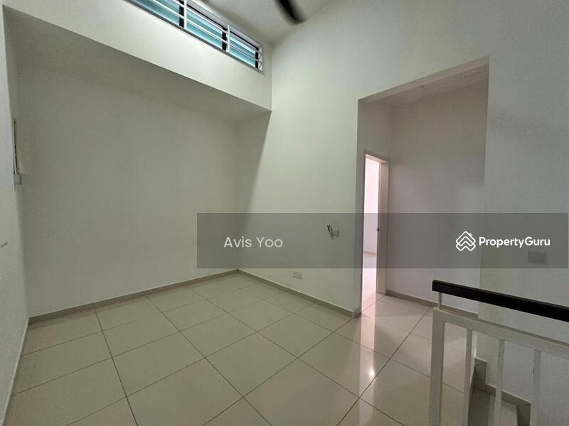 Upstairs Living Room 