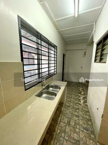 Rumah Teres 2 Tingkat untuk Disewa di Taman Putra Indah (Seri Kembangan) - Tey Siew Zing - Kitchen - PropertyGuru.com.my