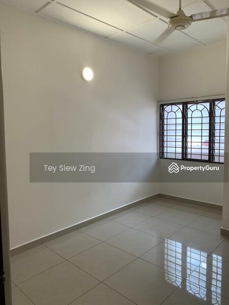 Rumah Teres 2 Tingkat untuk Disewa di Taman Putra Indah (Seri Kembangan) - Tey Siew Zing - Bedroom - PropertyGuru.com.my