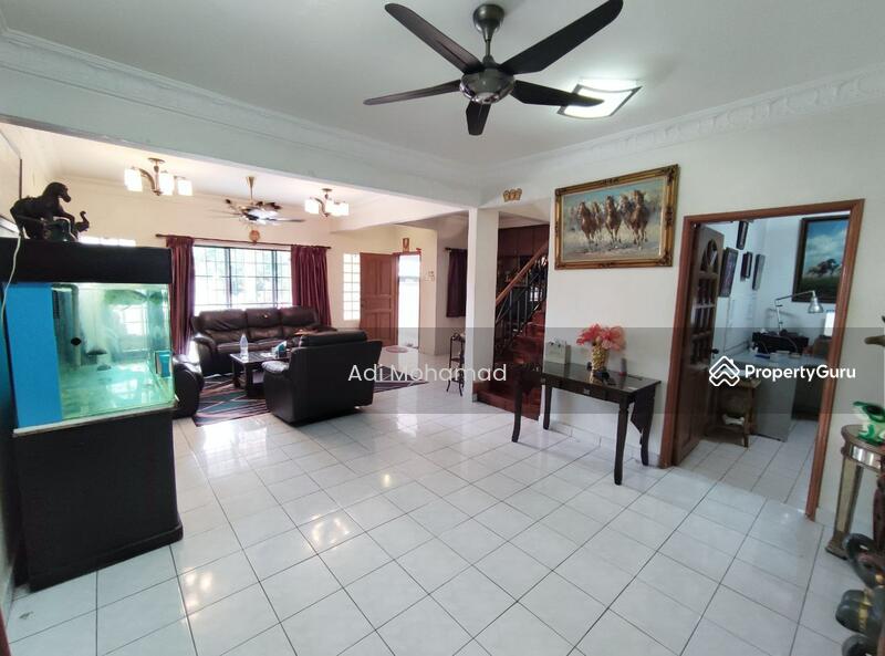 Spacious Living Room
