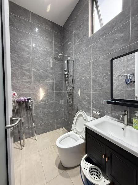 Semi-Detached House for Sale in Setia Alam (Selangor) - Celine Gan - Bathroom - PropertyGuru.com.my