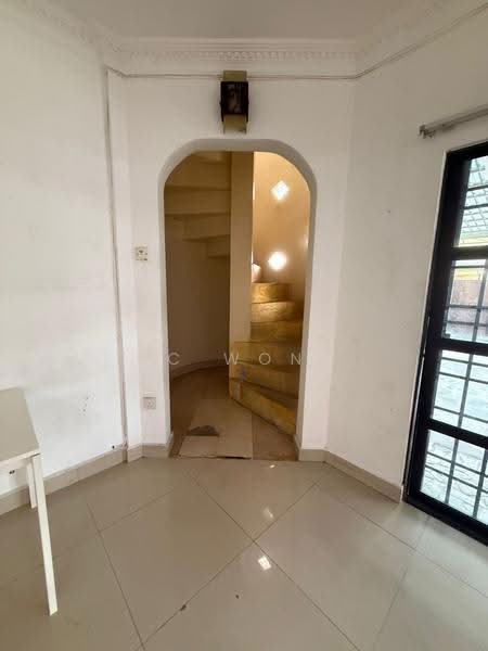 Rumah Banglo untuk Dijual di SS3 (Petaling Jaya) - FC Wong - Stairs - PropertyGuru.com.my
