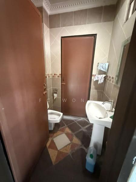 Rumah Banglo untuk Dijual di SS3 (Petaling Jaya) - FC Wong - Bathroom - PropertyGuru.com.my