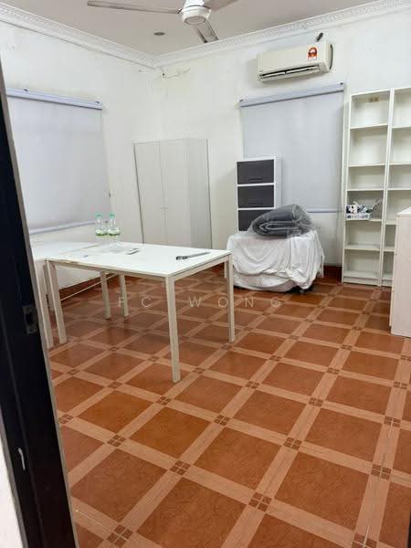 Rumah Banglo untuk Dijual di SS3 (Petaling Jaya) - FC Wong - Study - PropertyGuru.com.my