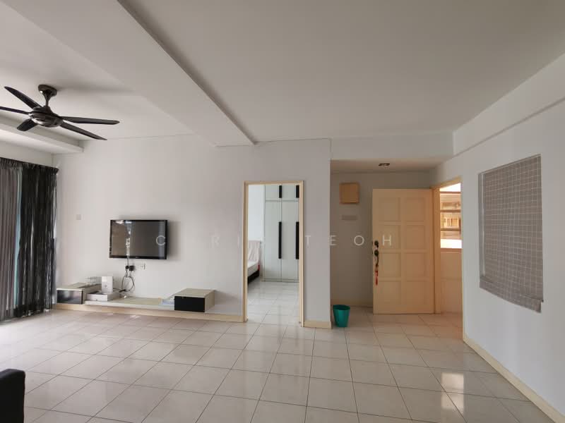 Condominium for Rent at Gold Coast Resort Condominium - Chris Teoh - Living Room - PropertyGuru.com.my