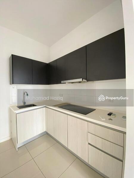 Kitchen cabinet with Induction and hood