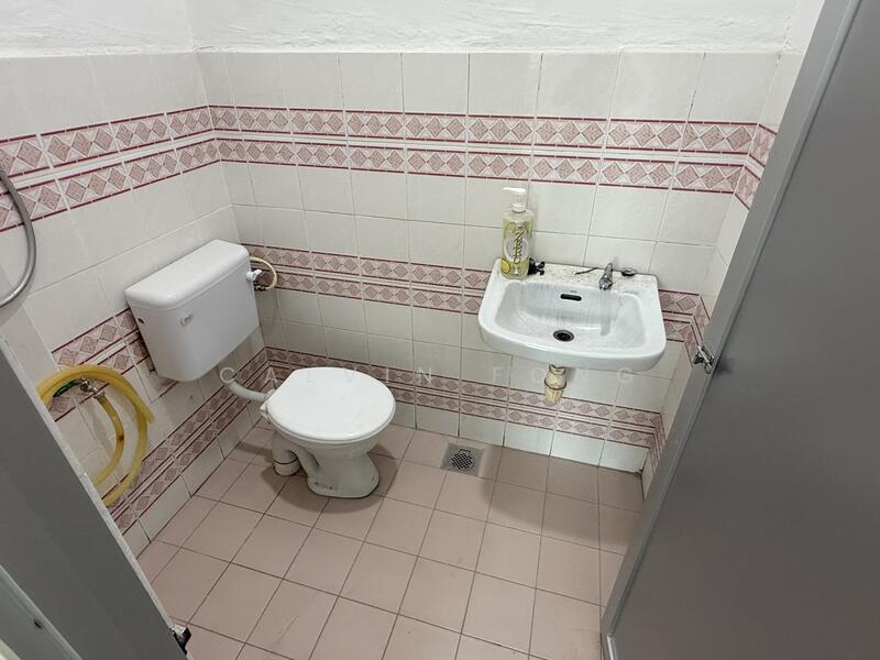 Master bedroom attached bathroom