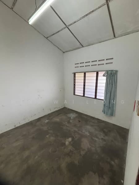1-storey Terraced House for Sale in Seremban (Negeri Sembilan) - Pang Wai Leong - Bedroom - PropertyGuru.com.my
