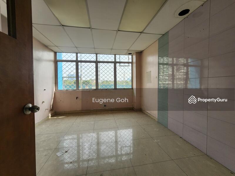 1st Floor - 2nd Room 