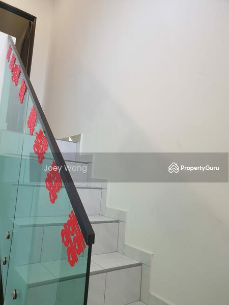 2.5-storey Terraced House for Sale in Taman Cheras Jaya (Cheras) - Joey Wong - Stairs - PropertyGuru.com.my