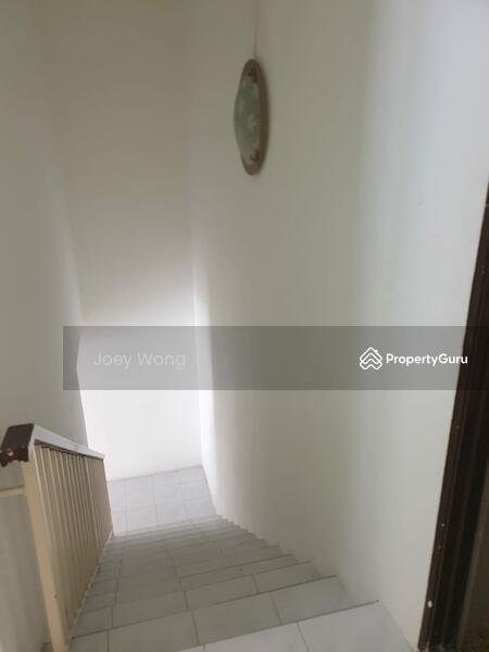 2.5-storey Terraced House for Sale in Taman Cheras Jaya (Cheras) - Joey Wong - Stairs - PropertyGuru.com.my