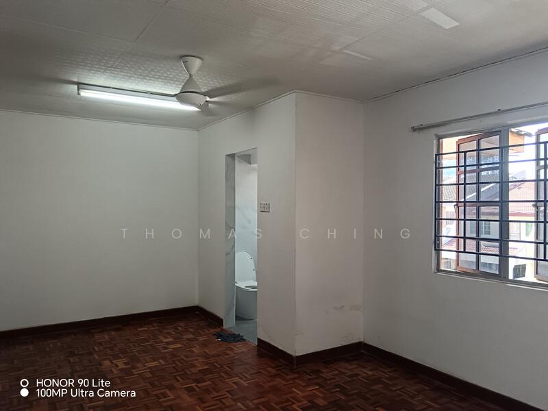 2-storey Terraced House for Sale in Seksyen 17 (Petaling Jaya) - Thomas Ching - Bathroom - PropertyGuru.com.my