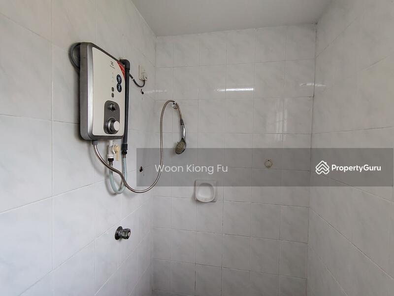 1st Floor Share Bathroom